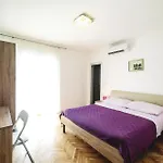 Casa vacanze Kastel Stafilic With Sea View 02 Kaštela