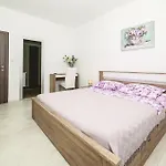 Kastel Stafilic With Sea View 02 *