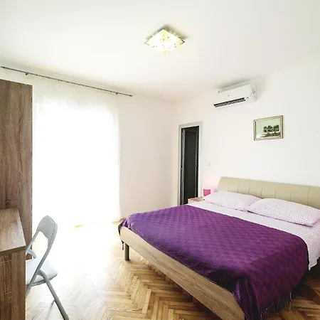 Tatil Evi Kastel Stafilic With Sea View 02 Kastela
