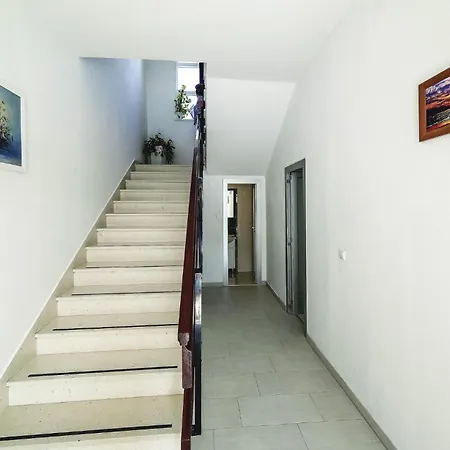 Kastel Stafilic With Sea View 02 Tatil Evi