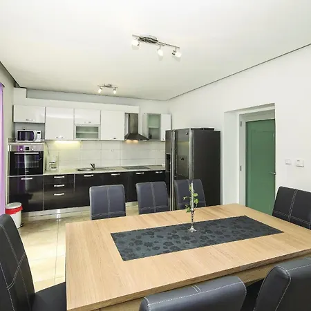 Tatil Evi Kastel Stafilic With Sea View 02 Kastela