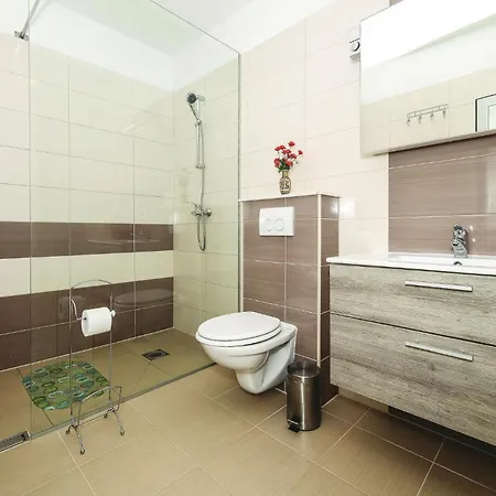 Tatil Evi Kastel Stafilic With Sea View 02 Kastela