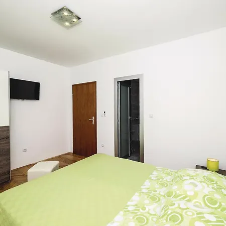 Kastel Stafilic With Sea View 02 Tatil Evi Kastela