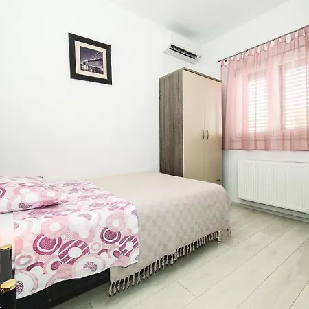 Casa vacanze Kastel Stafilic With Sea View 02 *