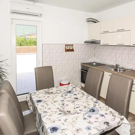 Kastel Stafilic With Sea View 02 Kastela